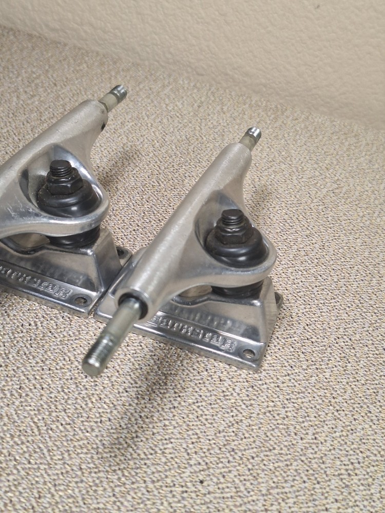 Darkstar Skateboard Trucks - Great Condition