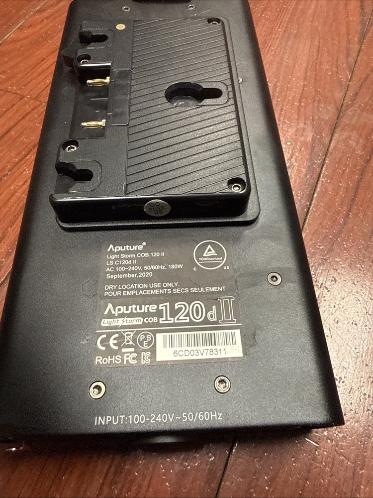 Apurture Light Storm COB 120 DII / NO BATTERY