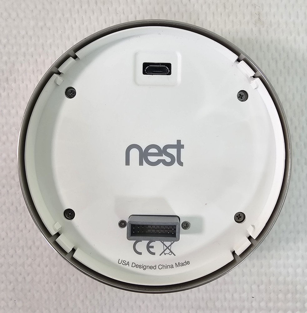 Google Nest 1st Generation Learning Silver Programmable Thermostat & Wall Plate