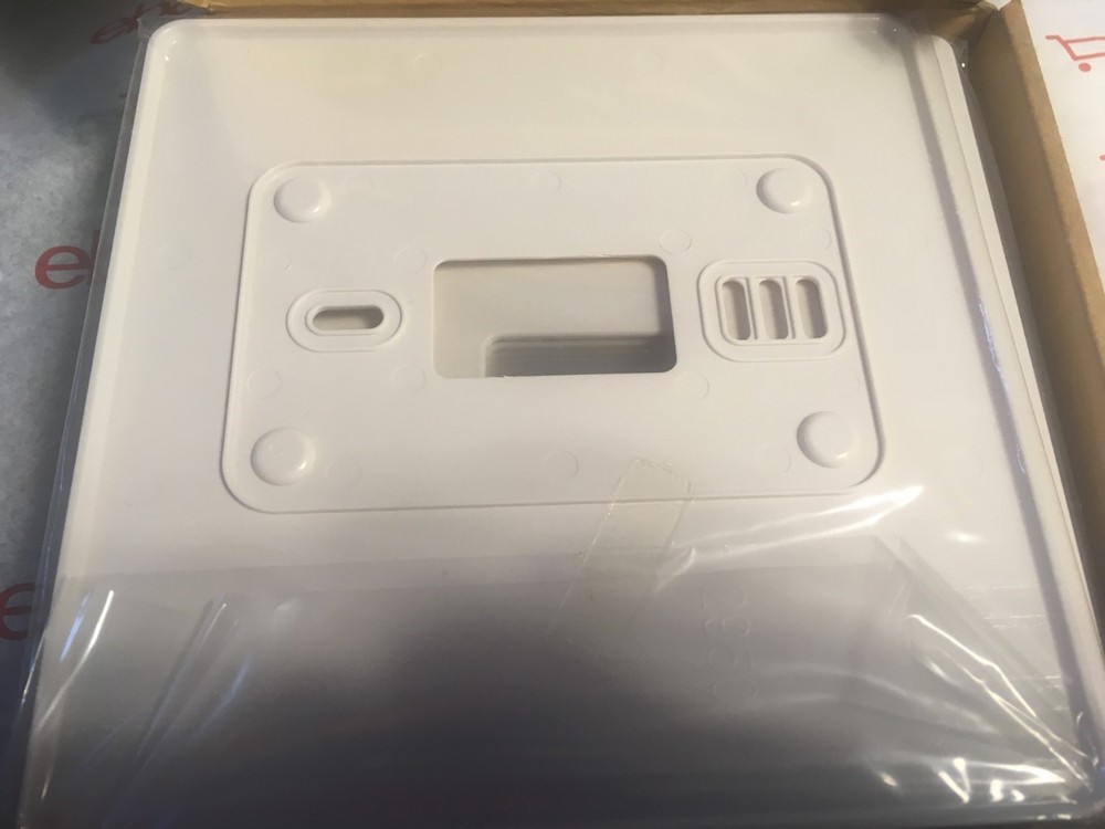 2950 Thermostat Wall Plate For All Braeburn Stats Box of 12