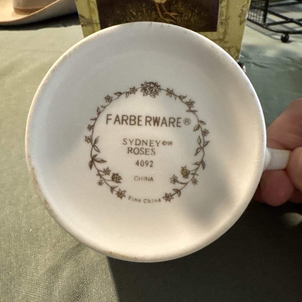 Fabreware Sydney Roses #4092 - Item Count 8