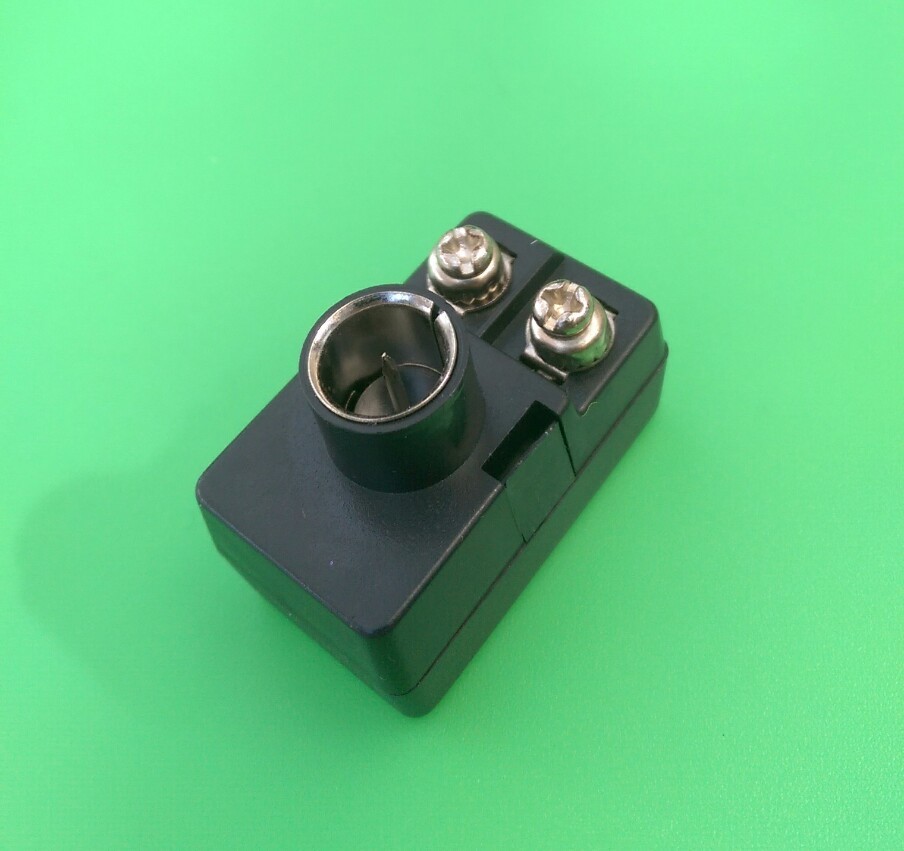 UHF/VHF Push-On Matching Transformer Input-75 / Output 300 Ohm