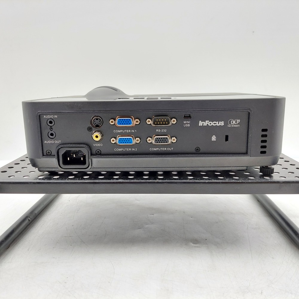 InFocus IN114 DLP Projector - 3282 Hours