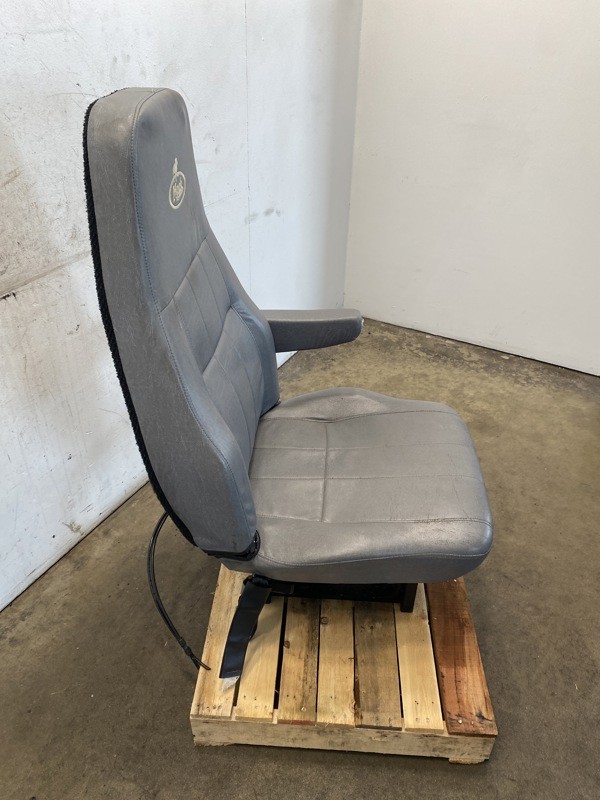 2014 Mack CXU Seat (616-12341)
