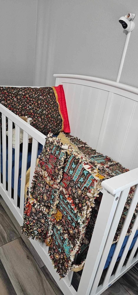 Rag Crib Quilt, Fitted Sheet, Standard Pillow Case & mini throw
