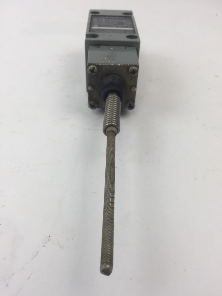 ALLEN BRADLEY OILTIGHT LIMIT SWITCH ENCLOSURE TYPE 4 & 13