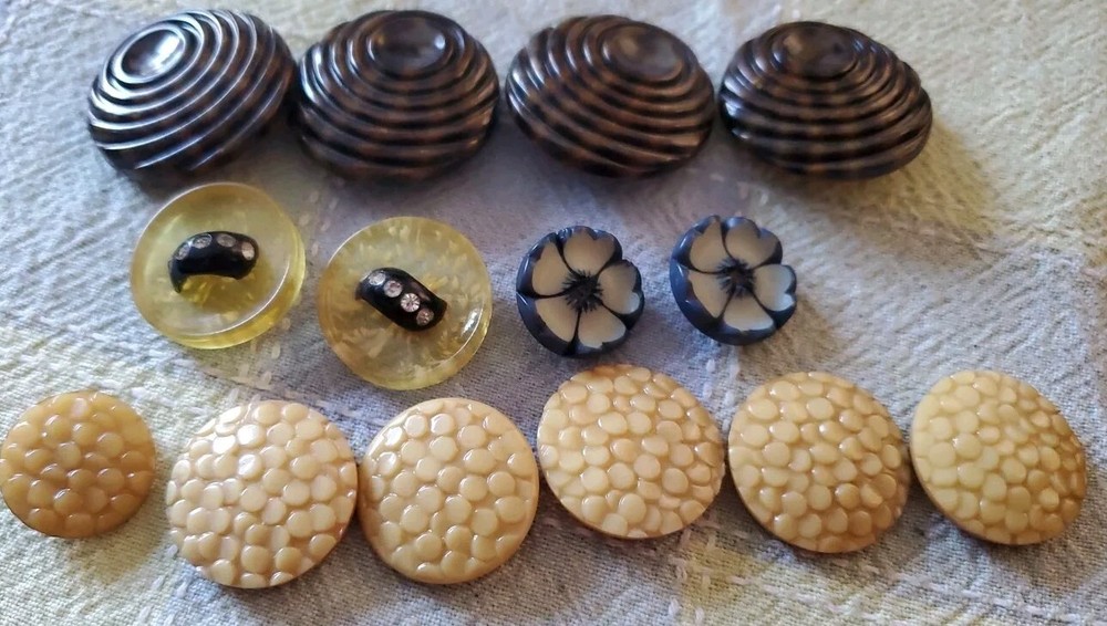 14 Misc Plastic Vintage Buttons