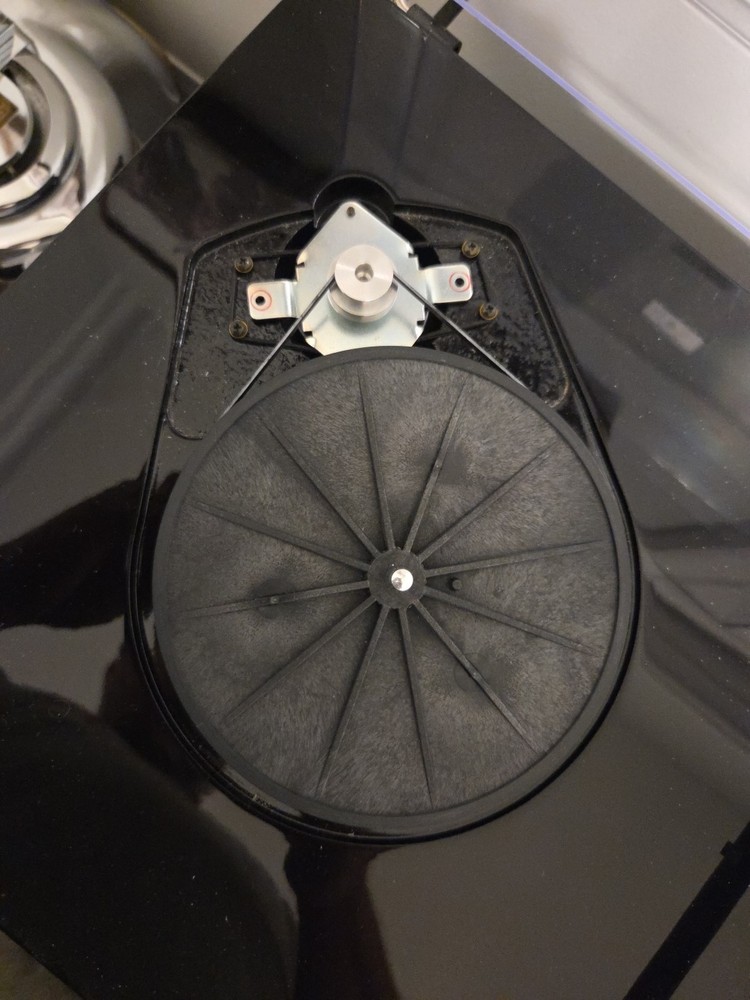 Music Hall MMF-2.2 TURNTABLE