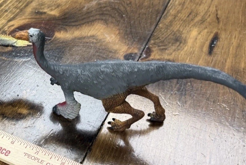 Schleich like Gallimimus dinosaur model