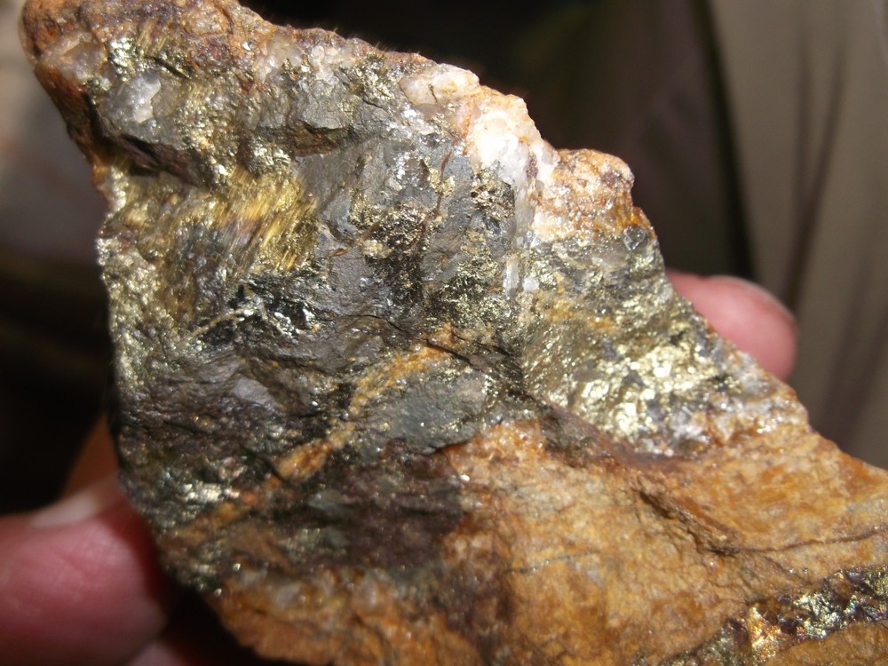 Gold, silver, copper, 479 grams samples ,ore high grade .