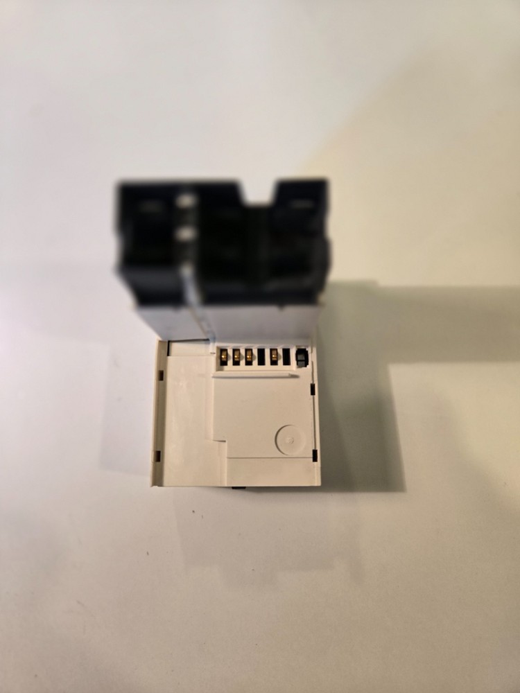 Schneider/Telemecanique LUCAO5FU Overload Relay Module