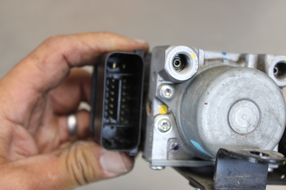 13-17 KAWASAKI NINJA 300 ABS PUMP UNIT MODULE