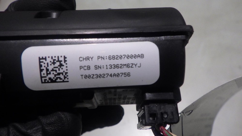 14 CHRYSLER 300 ENGINE START/ STOP SWITCH BUTTON 68207000AB