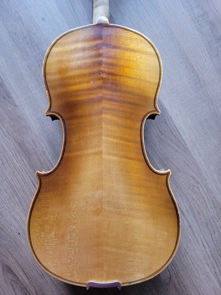 Old vintage violin 4/4