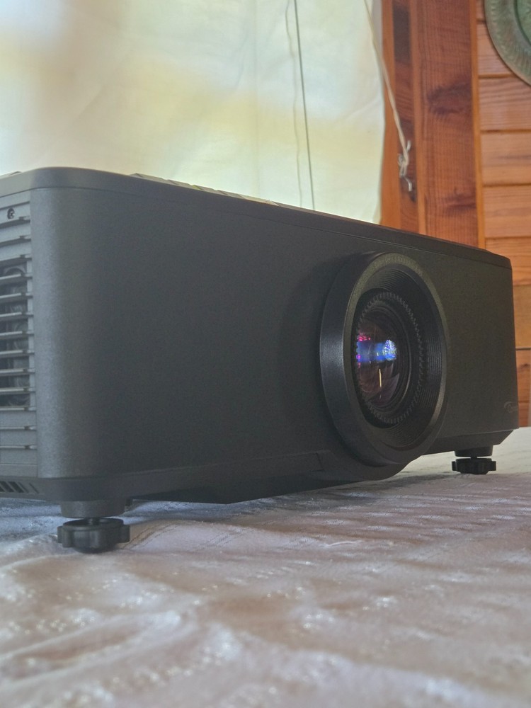 Laser Projector Optoma ZU720T Used