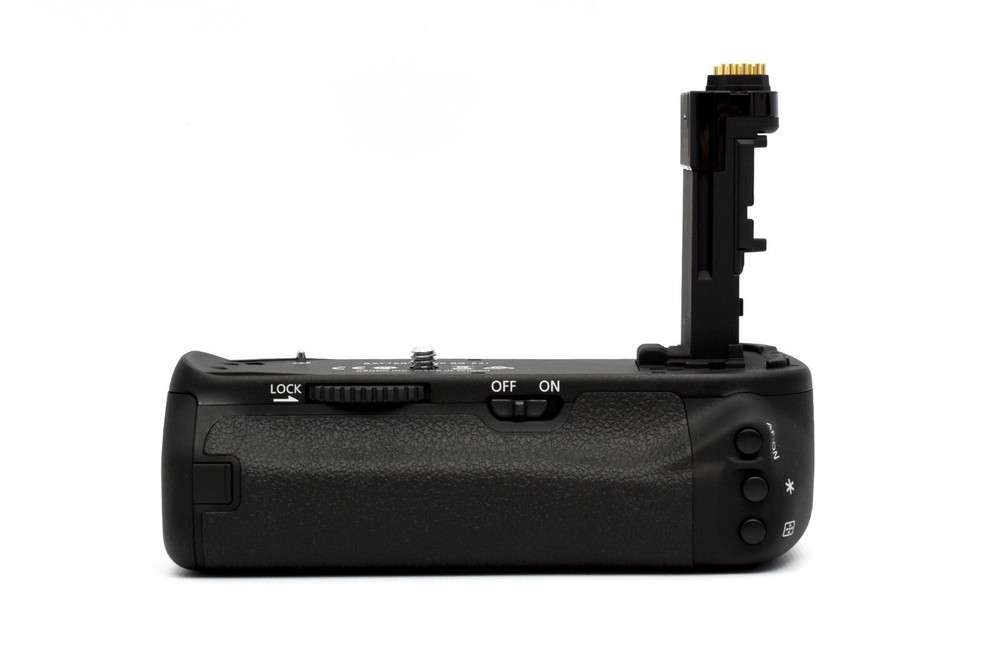 Canon BG-E21 Battery Grip - MINT
