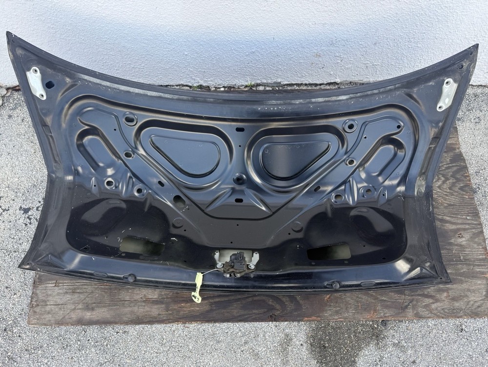 2005-2010 Chrysler 300C SRT8 6.1l Rear Trunk Lid Deck Panel Shell Tail Gate OEM