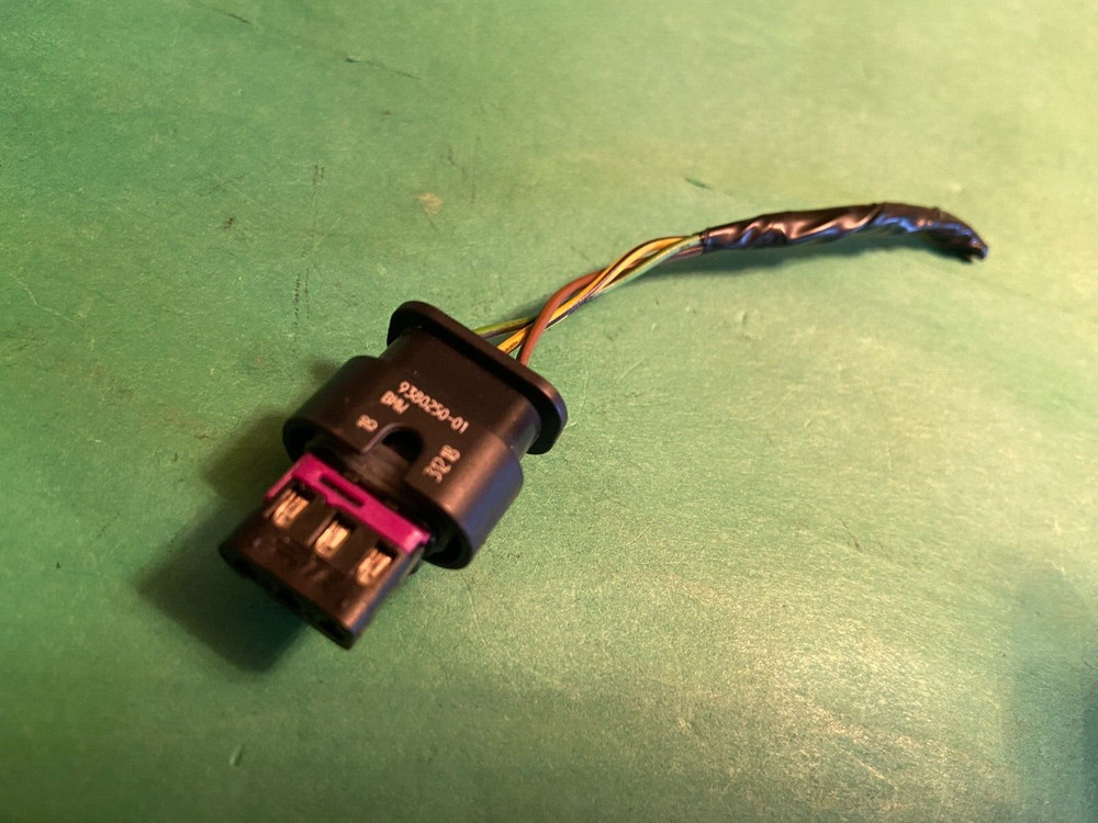 BMW PARKING SENSOR CONNECTOR 9380250-01 OEM