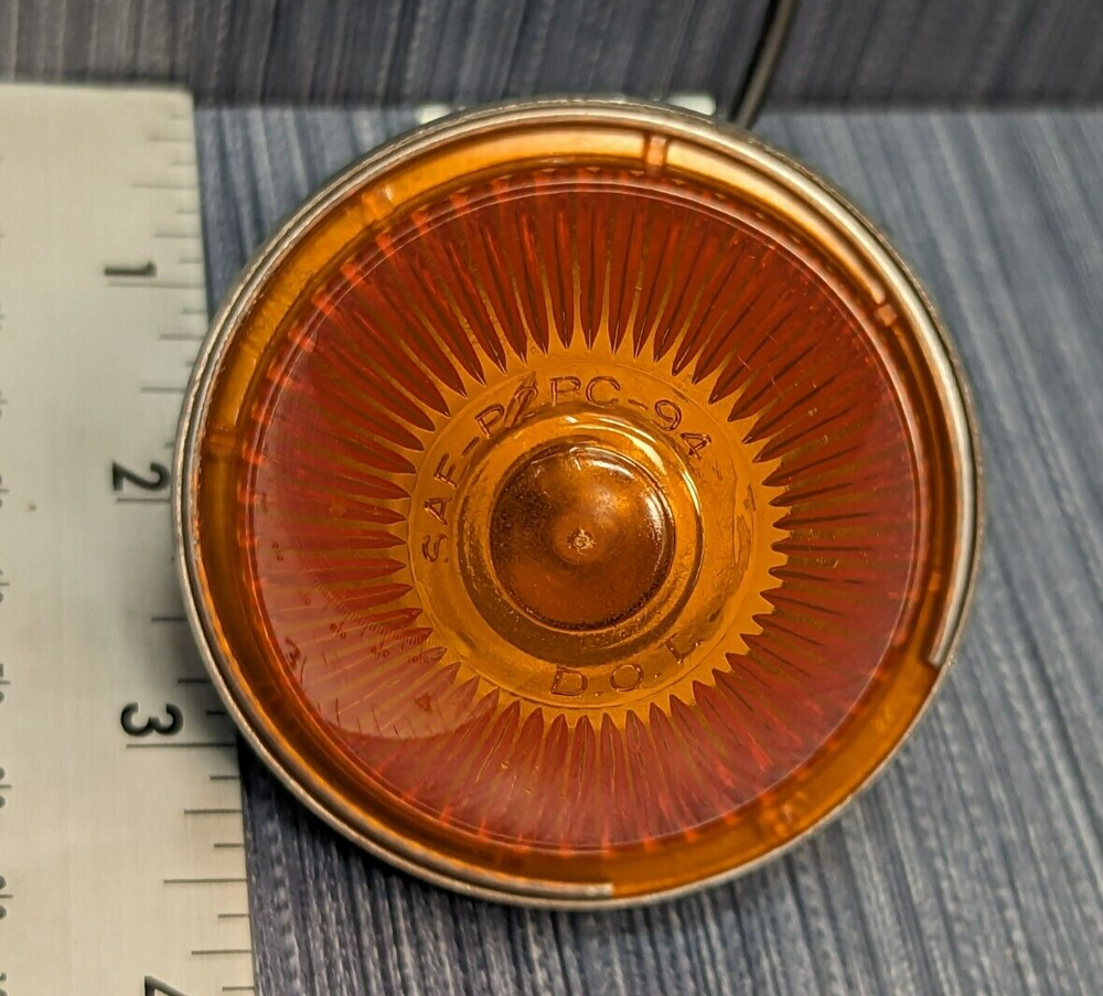 Yellow Markers Beehive Clearance Marker Light (with Fixed-Angle)