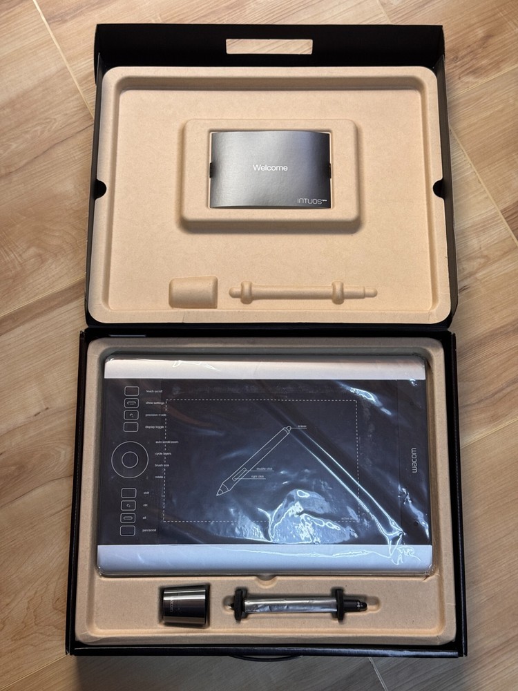 Wacom Intuos Pro Special Edition Medium with Pen (Multi-Touch NOT WORKING)