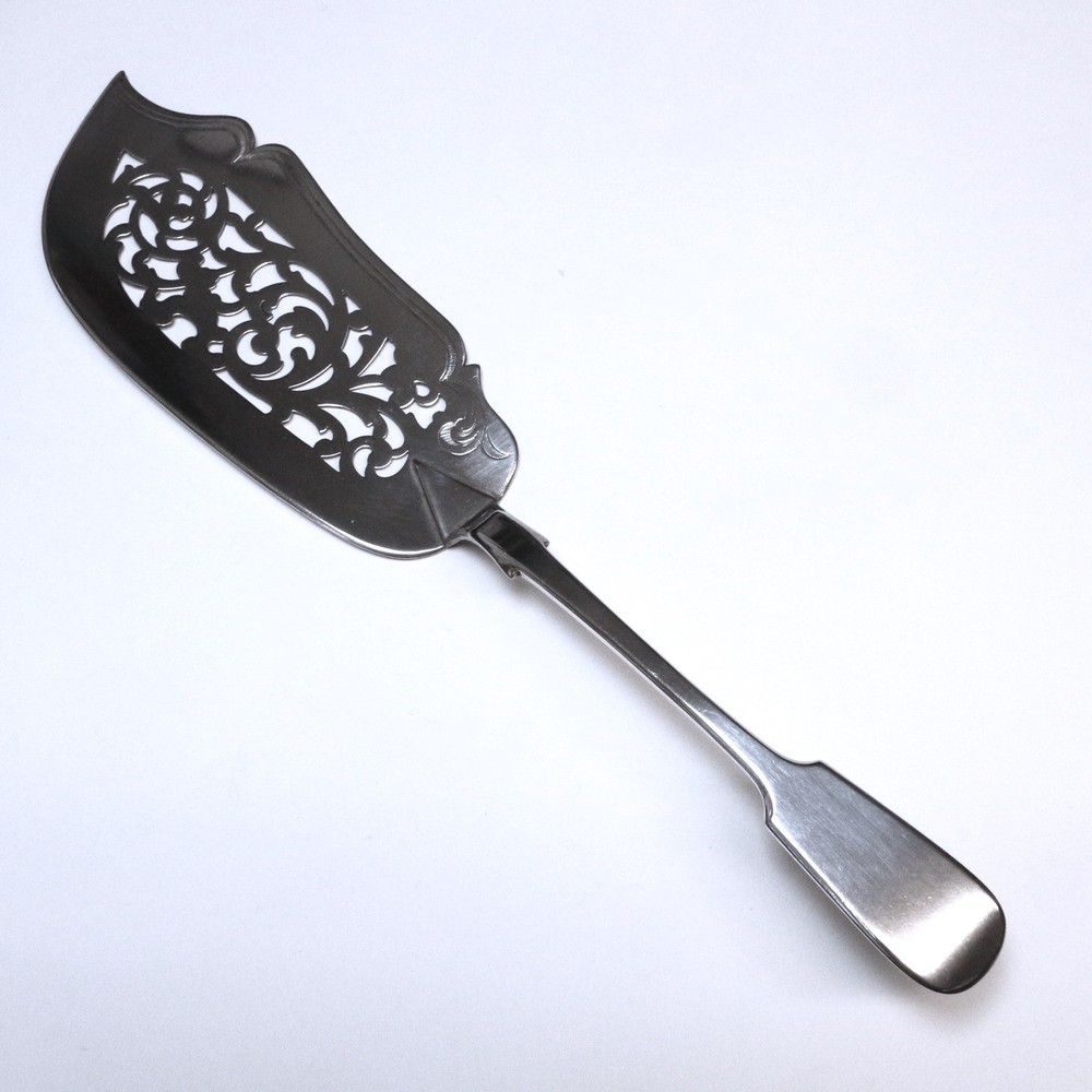Antique Silver Fish Server Pierced Design Fiddle Handle
