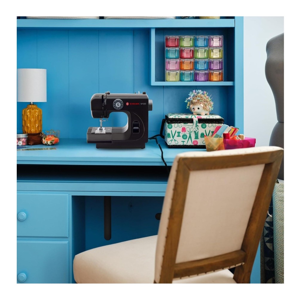 SINGER M1000 Mending Machine 32 Stitch Applications LED Light (Black)