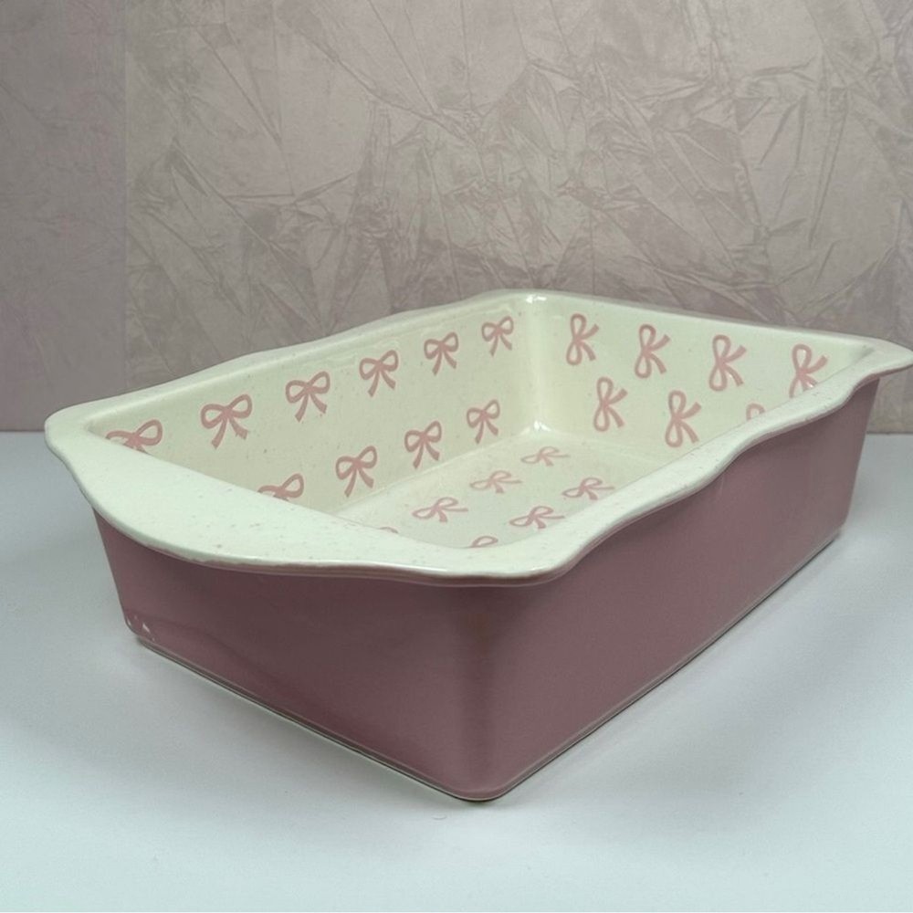 Elegant Ceramic Baking Dish with Pink Bow Design