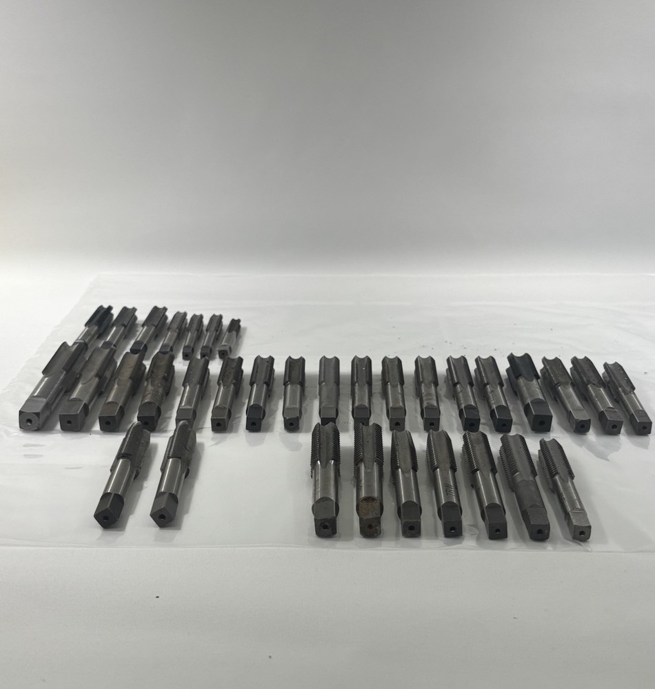 (Lot of 32) 4 Fluted Thread Taps