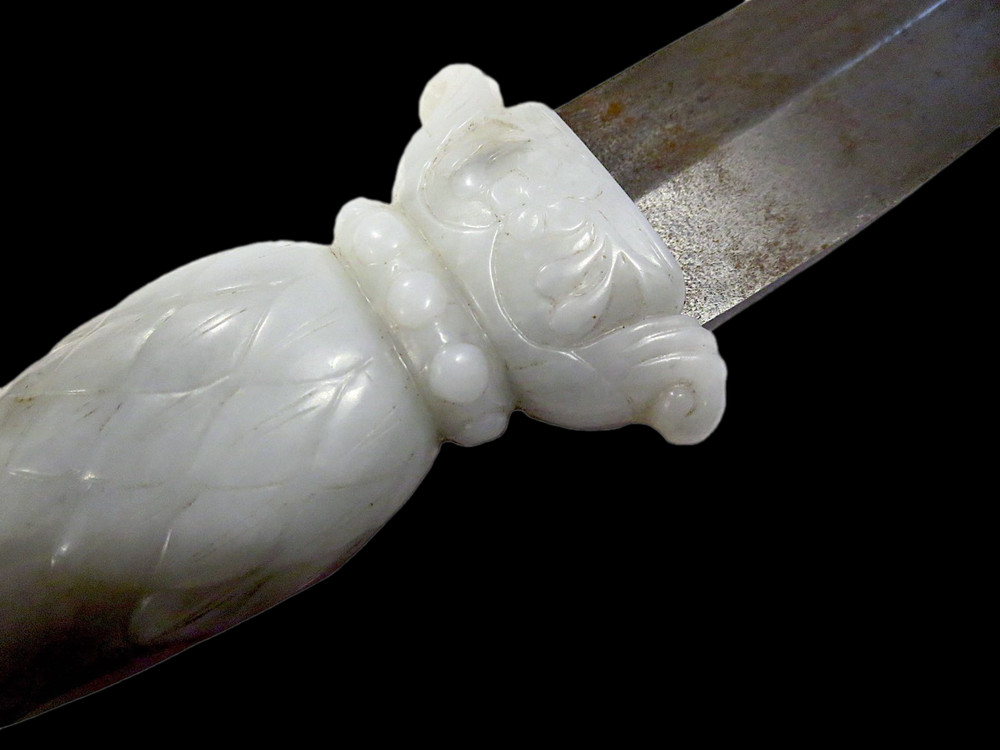 Mughal Jade Horse Head Handle And Dagger Ruby Eyes