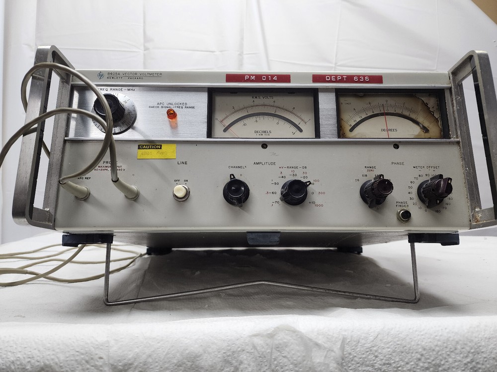 Hewlett Packard 8405A Vector Voltmeter w/ 2 Probes