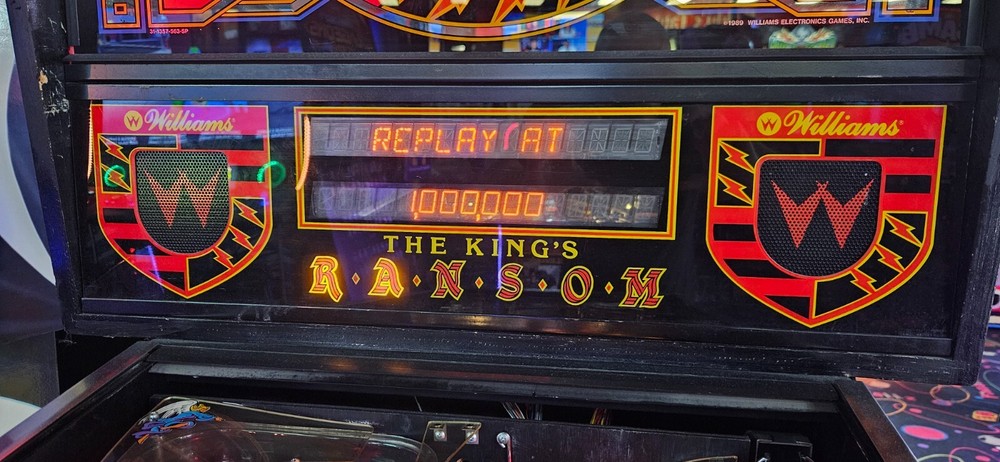 Black Knight 2000 Pinball by Williams - 2073