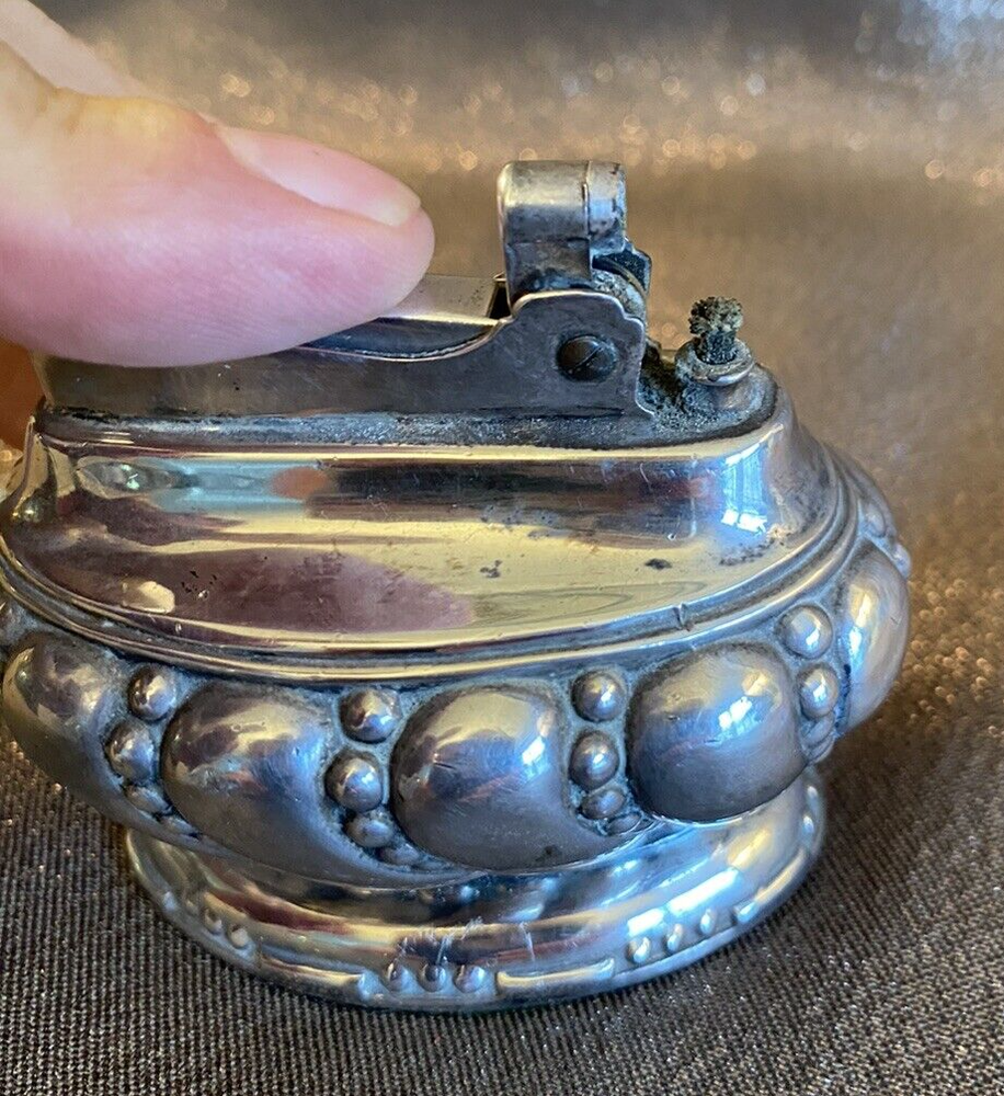 Vintage Ronson Waldorf Table Silver Plate Lighter