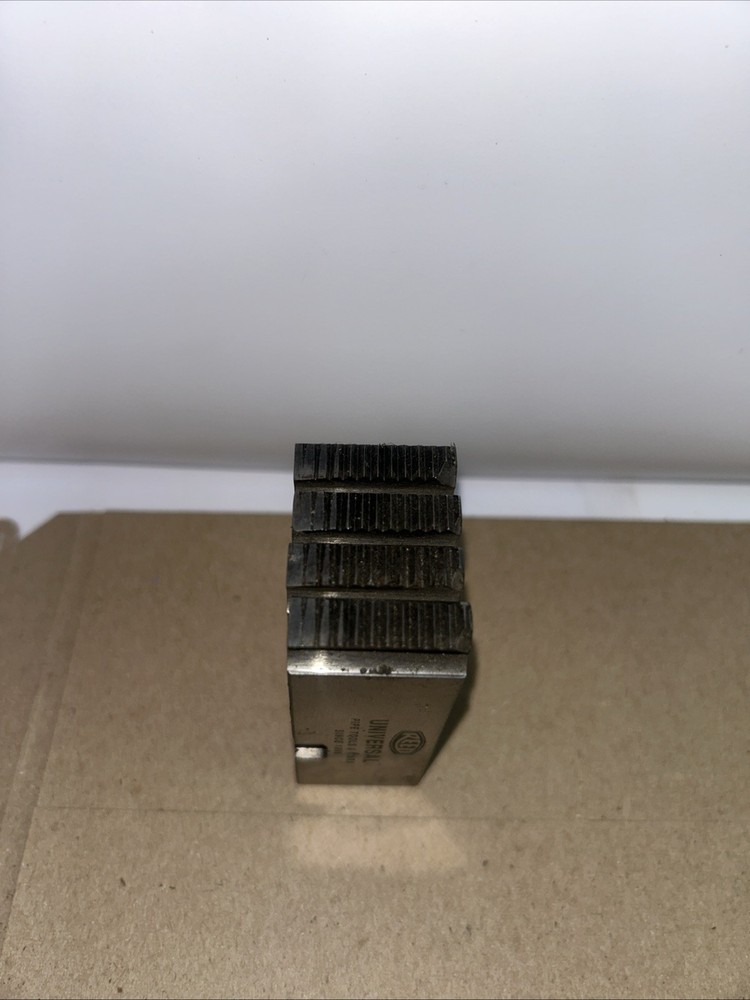 Reed Universal Pipe Threading dies, Model 3707