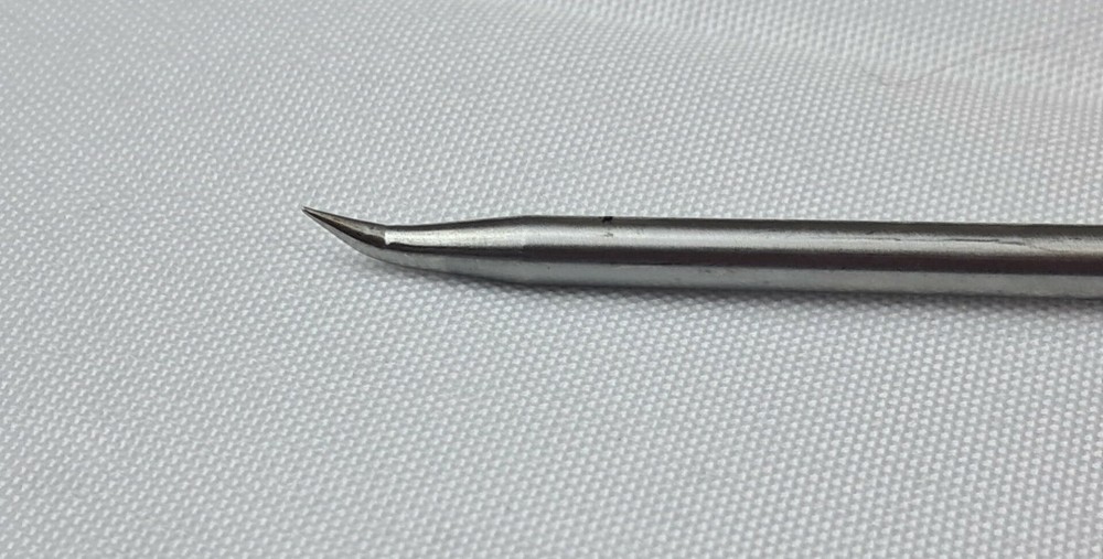 Linvatec 8201, 30-degree Microfracture Awl