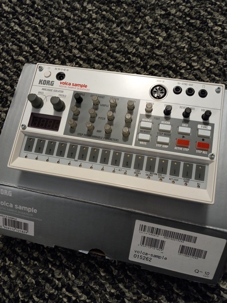 Korg VOLCASAMPLE Digital Sample Sequencer