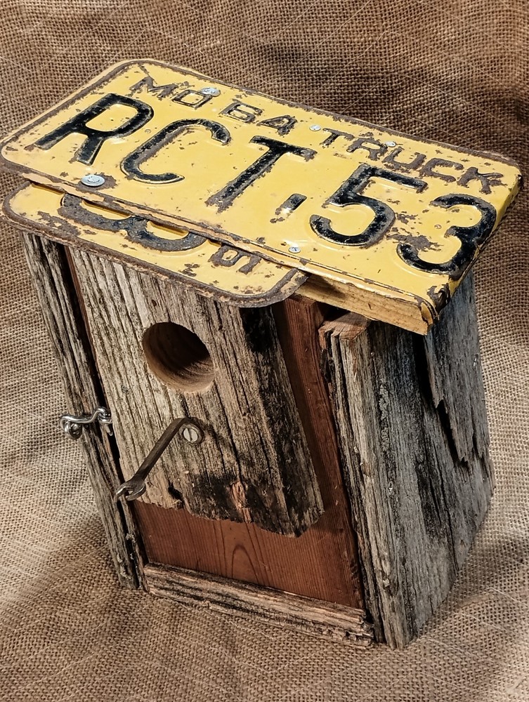 Rustic BIRDHOUSE made with Recalimed/Repurposed Material