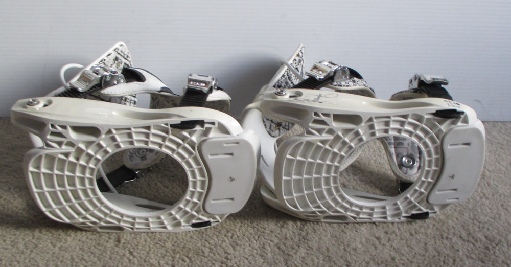 Flow Essence women's Snowboard Bindings Size Medium