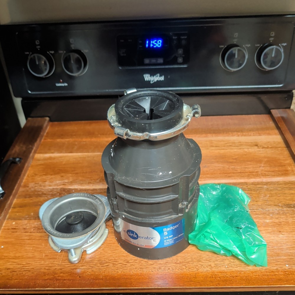 1/2 HP Bager 5 Insinkerator Food disposal