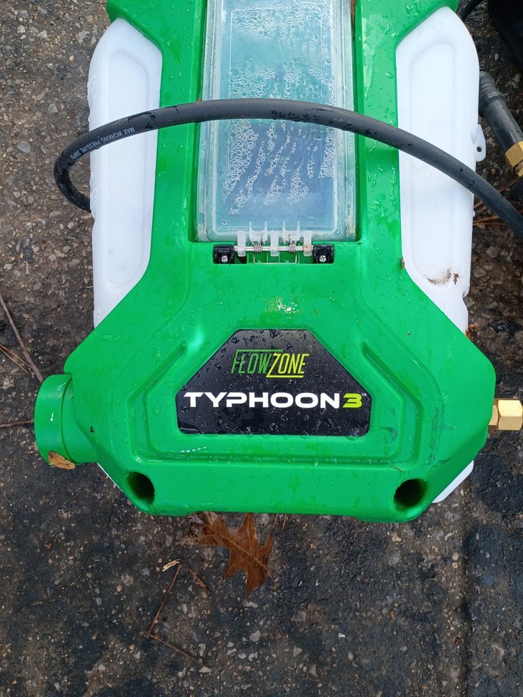 FlowZone Typhoon 3 Battery Backpack Sprayer Plastic Green White Garden