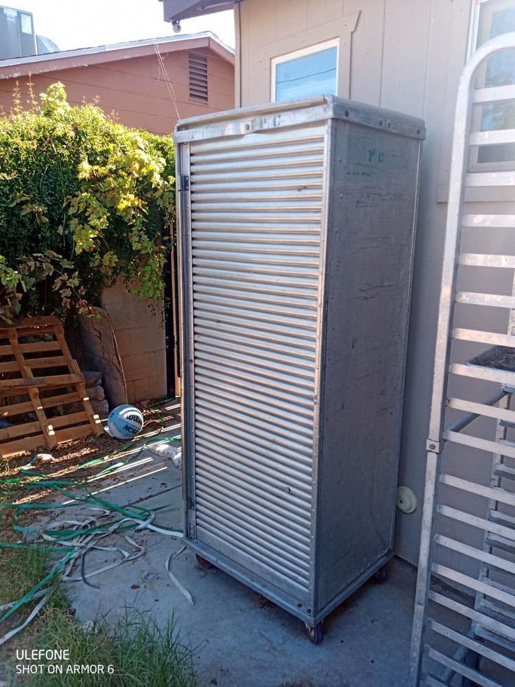 Enclosed Full Pan Rack