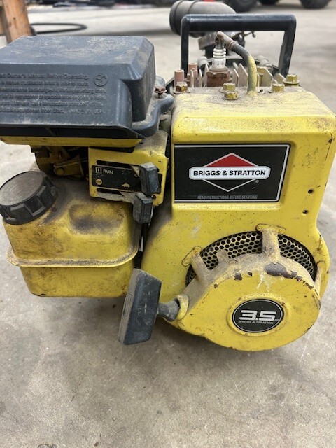 BRIGGS & STRATTON WATER PUMP 3.5HP MUFFLER