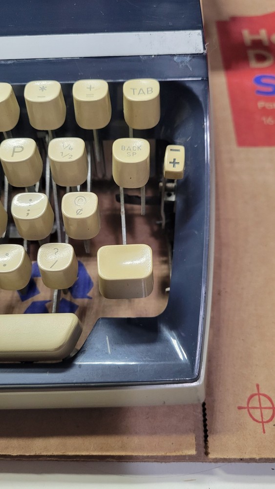 ADLER J5 TYPEWRITER NOTE WITH CASE