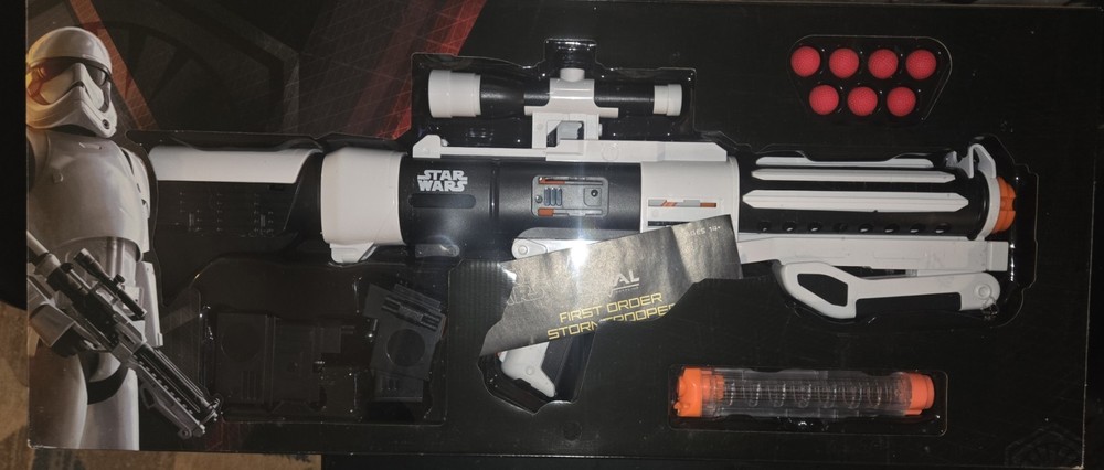 🔥🔥2017 HASBRO NERF RIVAL - STAR WARS FIRST ORDER STORMTROOPER BLASTER (N.I.B.)