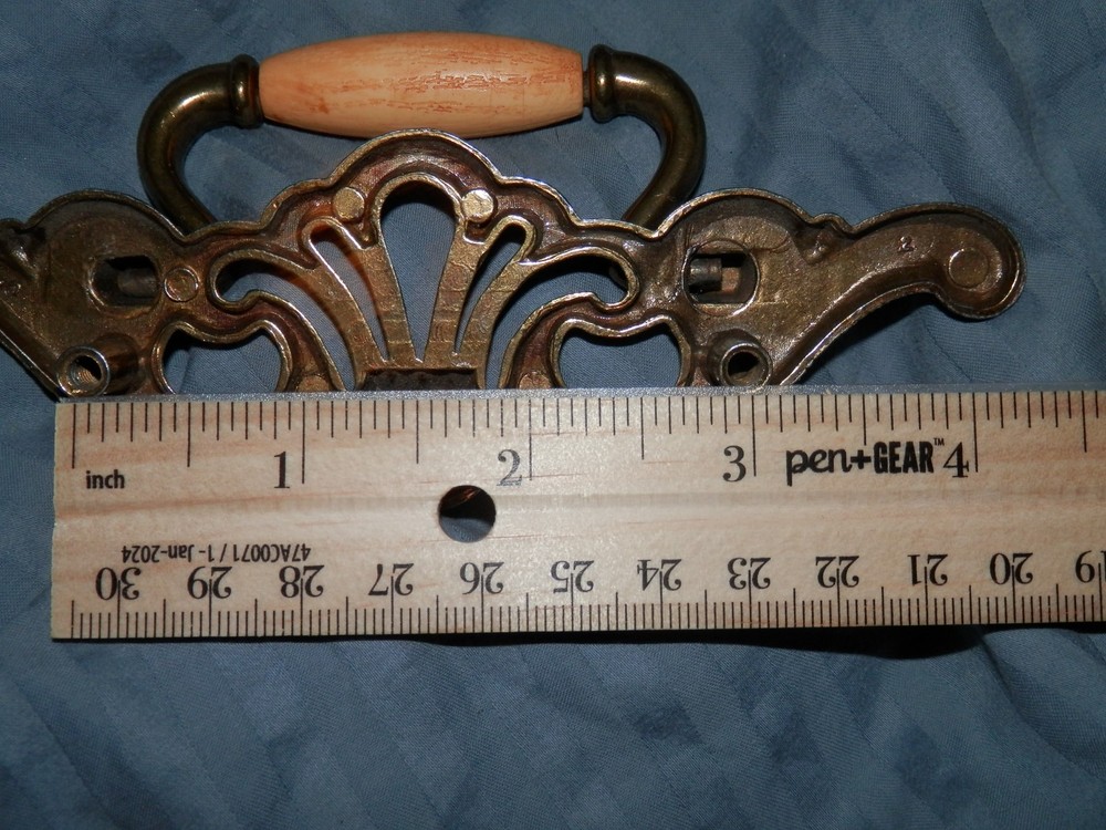 Cont .B. 1992 Drawer Pull handles knobs Cabinet Door brass?