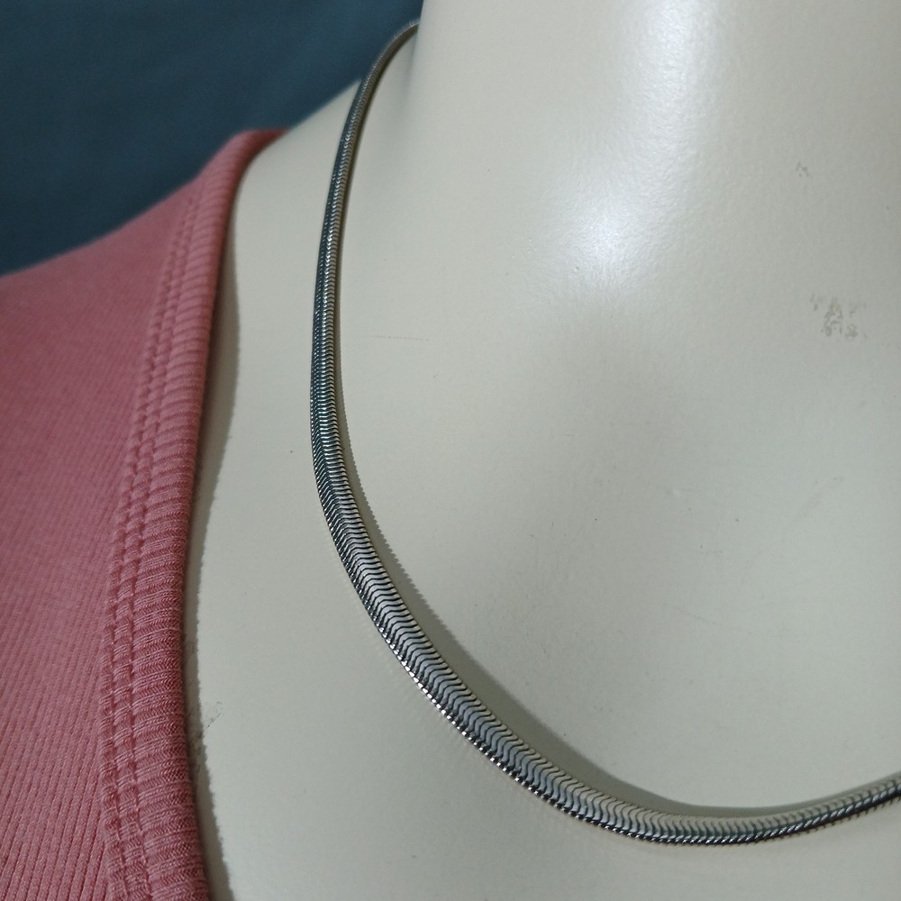 Avon Herringbone Necklace Silvertone Vintage