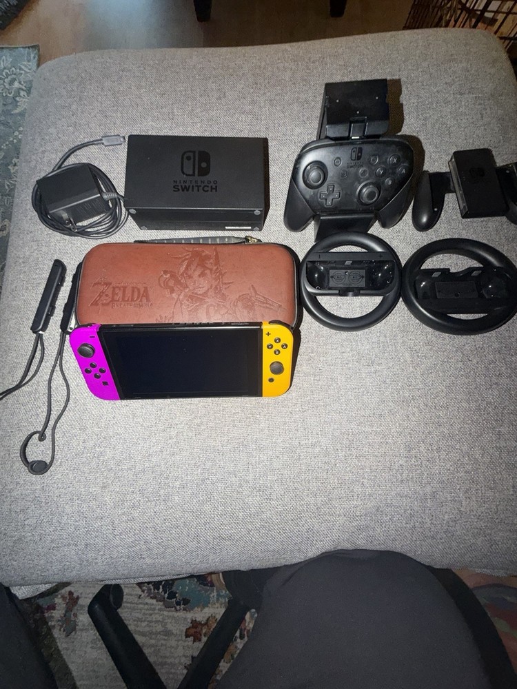 Unpatched Nintendo Switch Bundle XAW1 (Hackable) + Pro Controller + Dock + Case