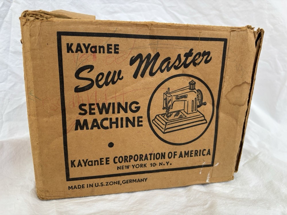 KAYanEE Sew master toy Sewing Machine
