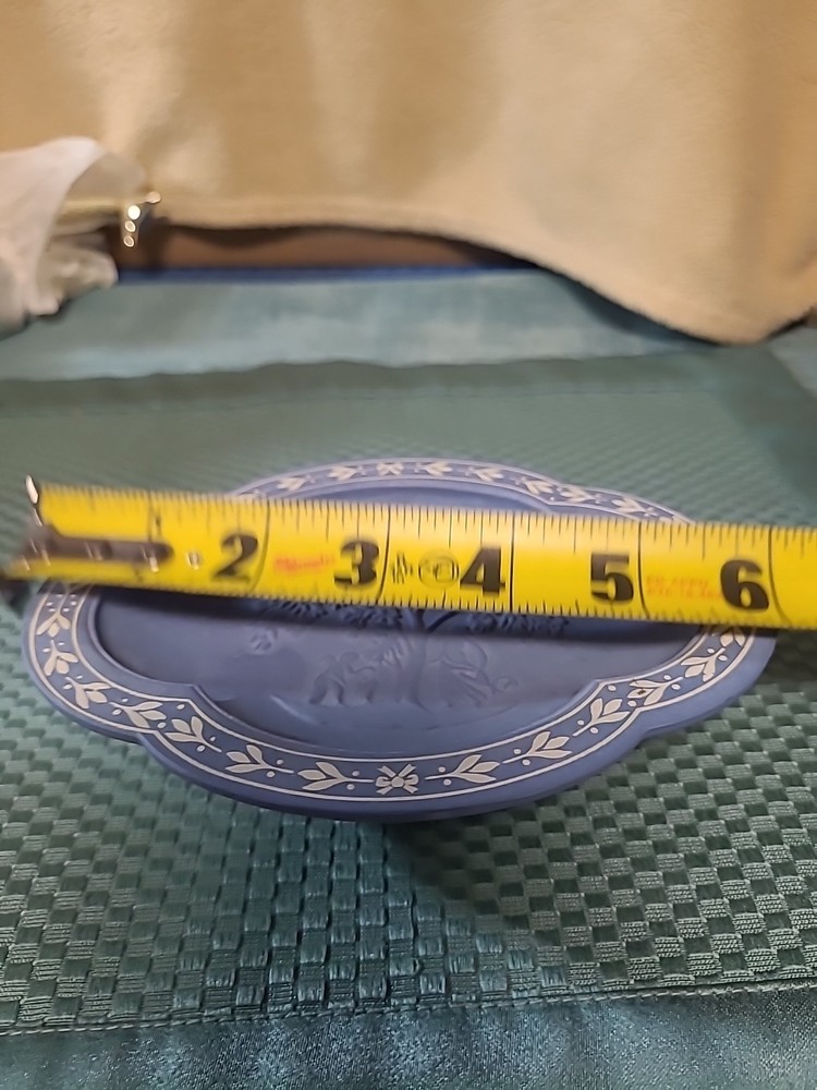 AVON BLUE SOAP DISH ( BIN RR)