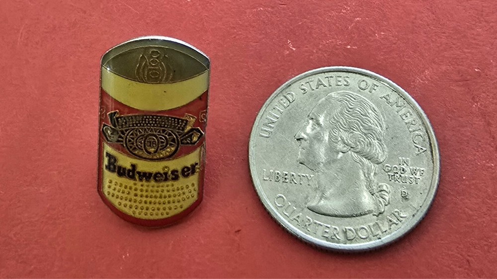 Vintage budweiser pin hat lapel