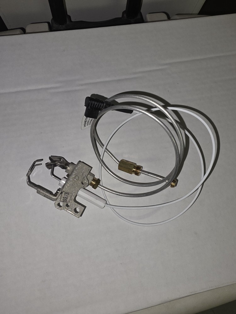 Bradford White, 233-45653-058, Pilot / ignitor